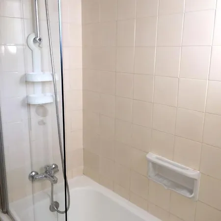 Διαμέρισμα Spacious In With Shared Pool 130 Sqm