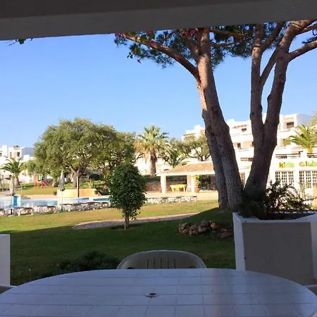 Spacious In 130 M² With Pool *