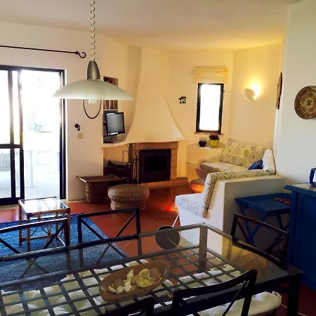 Spacious In 130 M² With Pool Appartement
