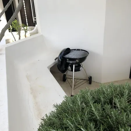 Spacious In 130 M² With Pool