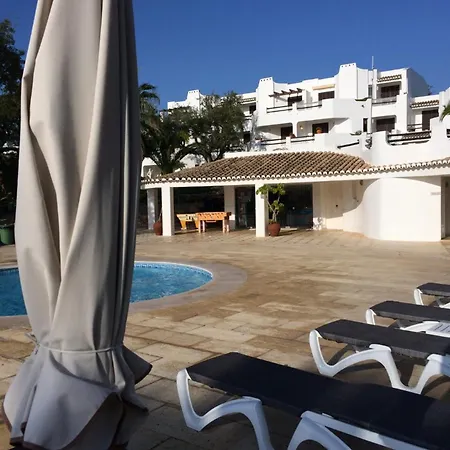 Spacious In 130 M² With Pool Appartement *