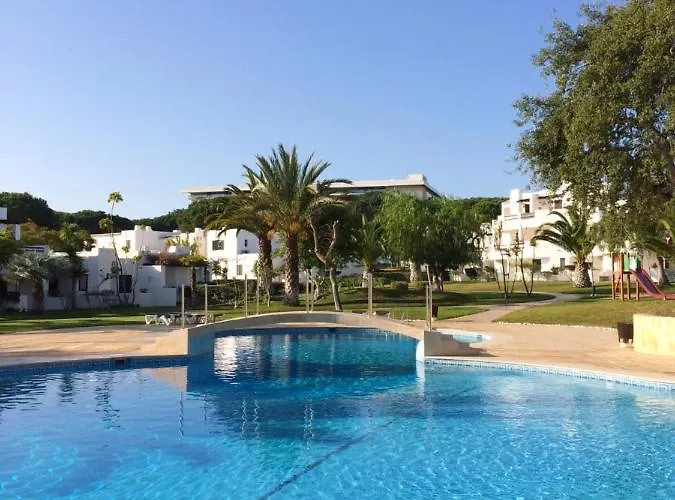 Spacious In 130 M² With Pool Appartamento