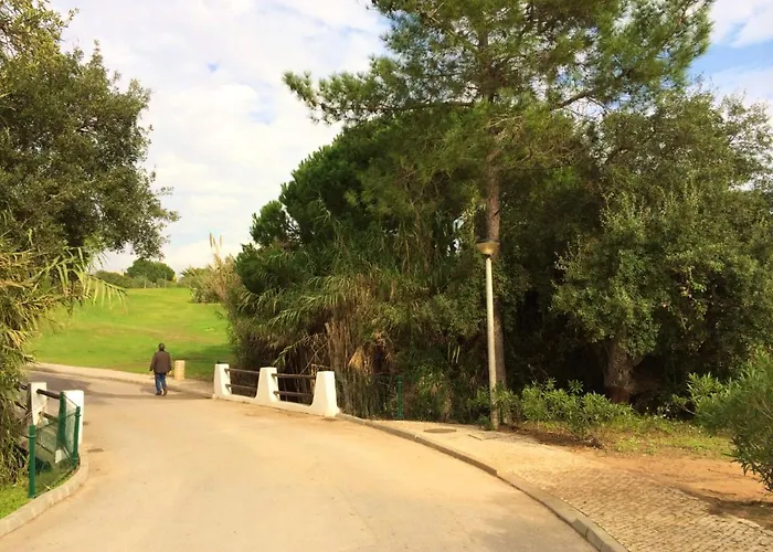 Spacious In 130 M² With Pool