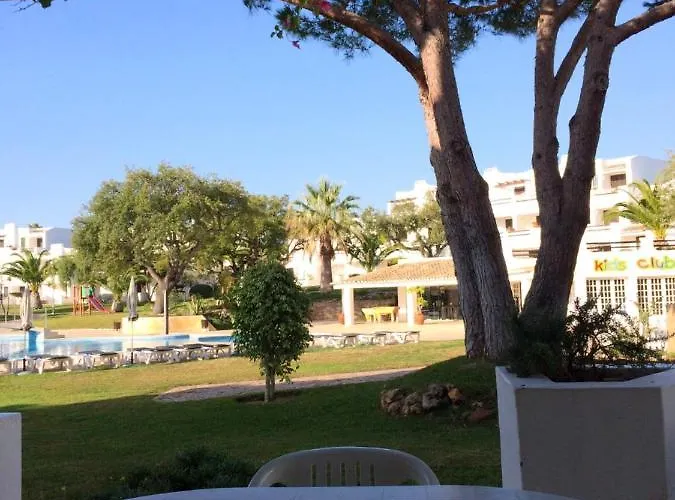 Spacious In 130 M² With Pool *