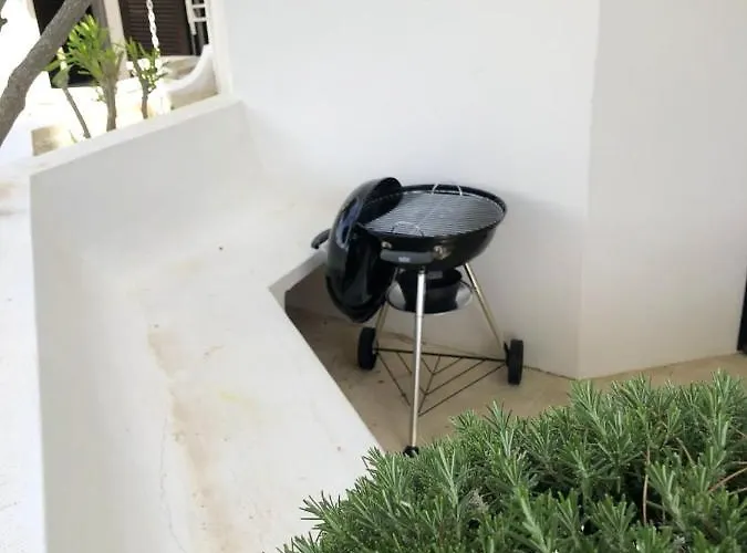 Spacious In 130 M² With Pool Appartamento