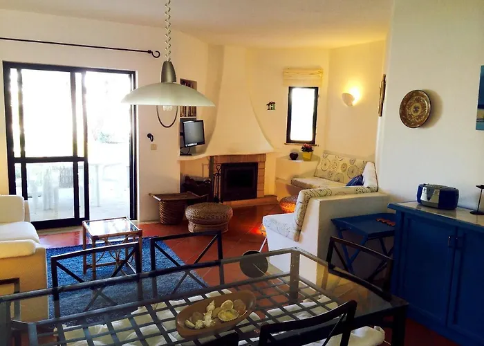 Spacious In 130 M² With Pool Appartamento