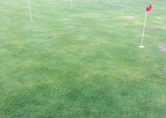 Apartment Spacious With Shared Pool